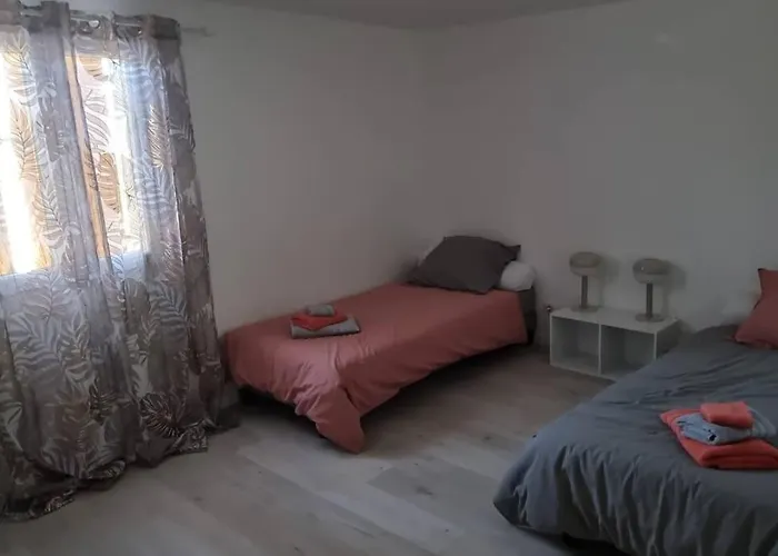 Villa Paradis - *
