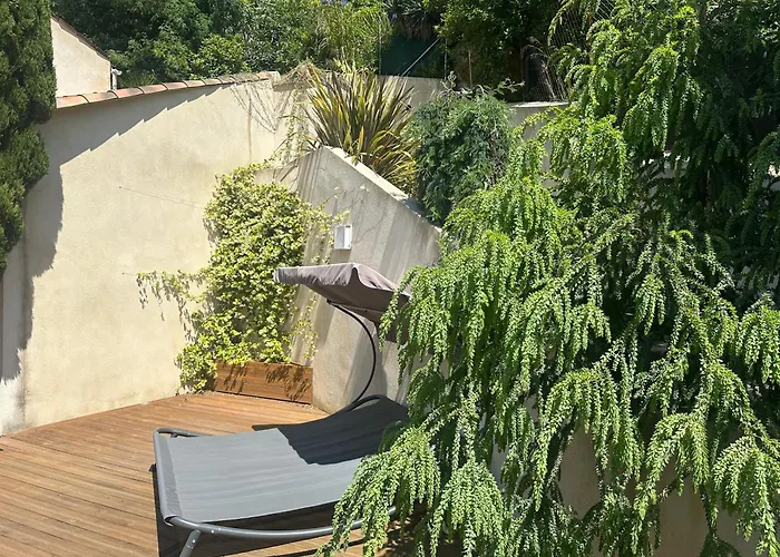 Villa Paradis - *